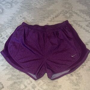 Nike tempo short